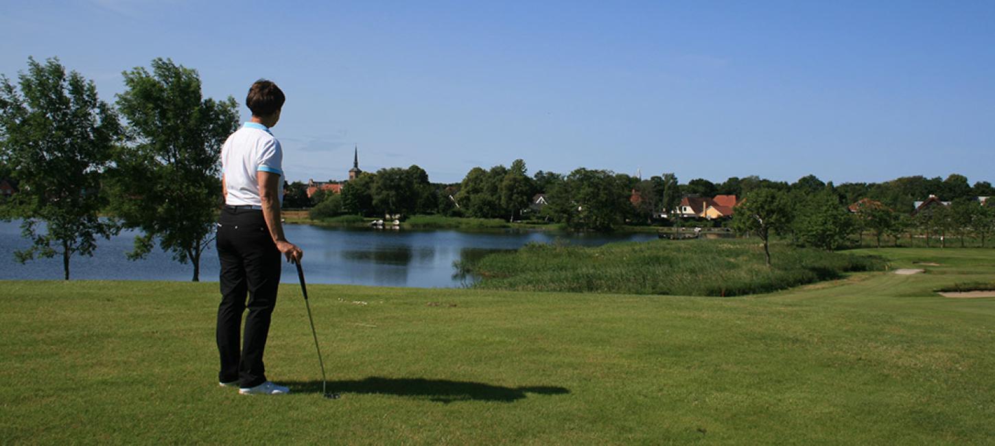 Golfbane med udsigt over Jels Søerne