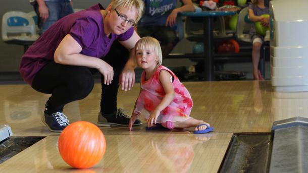 Prøv områdets bowlingbaner - både til børn og voksne